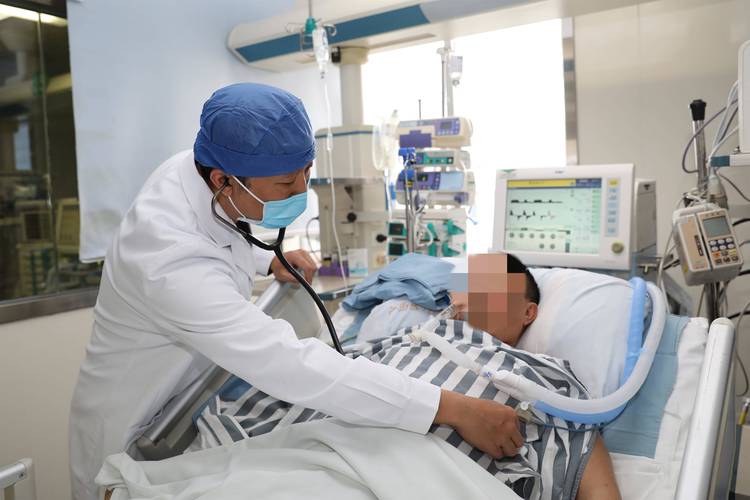 2005新澳正版免费大全和吃剩菜后被送医抢救与吃剩菜住进icu